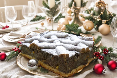 Makowiec na kruchym spodzie – tradycyjne ciasto z masą makową